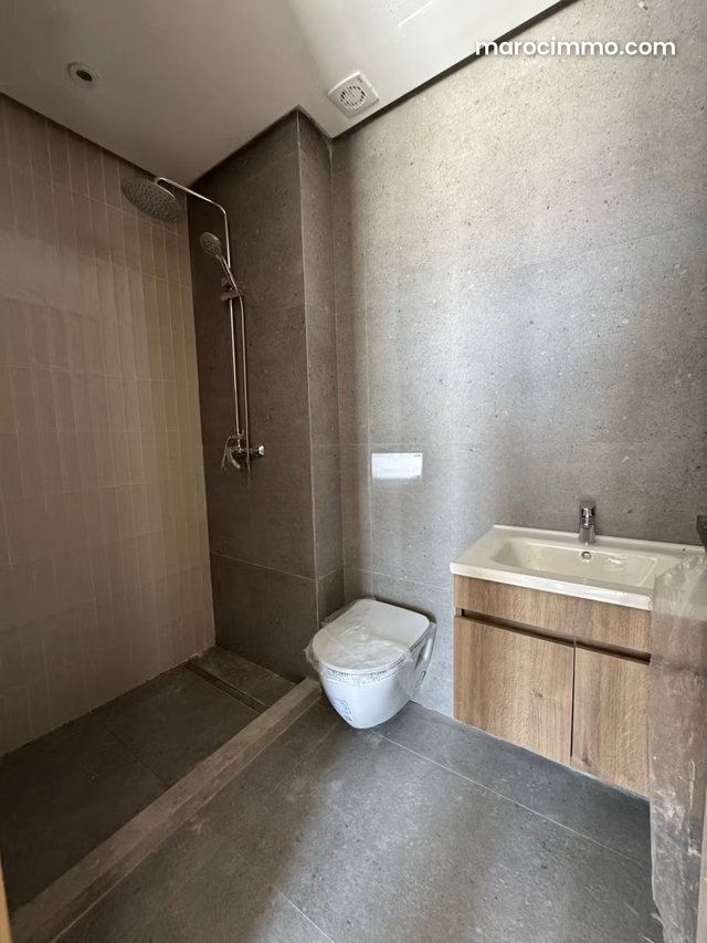 Apartment for sale in Oasis. 40 m² surface area. Central heating and steel door — 3