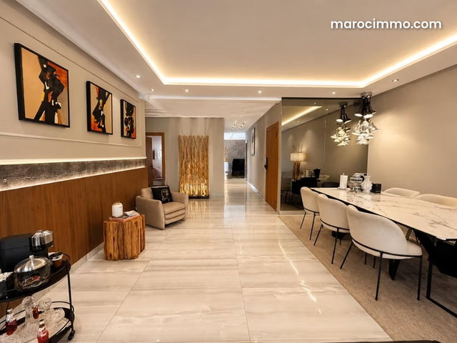 Golden Triangle/Exceptional Apartment 208m² Renovated — 2