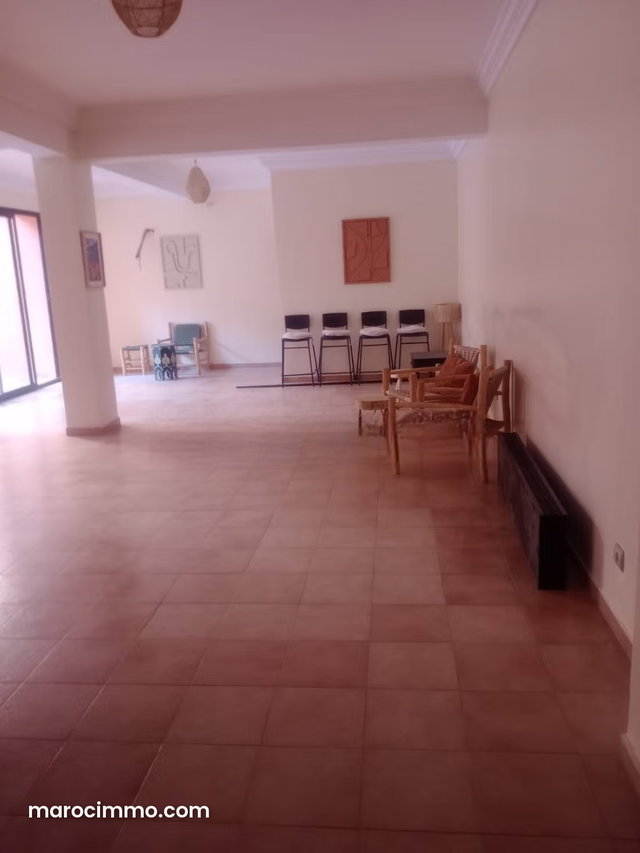 Vend appartement à Guéliz. Surface totale 70 m². Grande piscine — 2