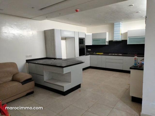 Beautiful villa for rent in Harhoura. 7 comfortable rooms. Furnished — 4