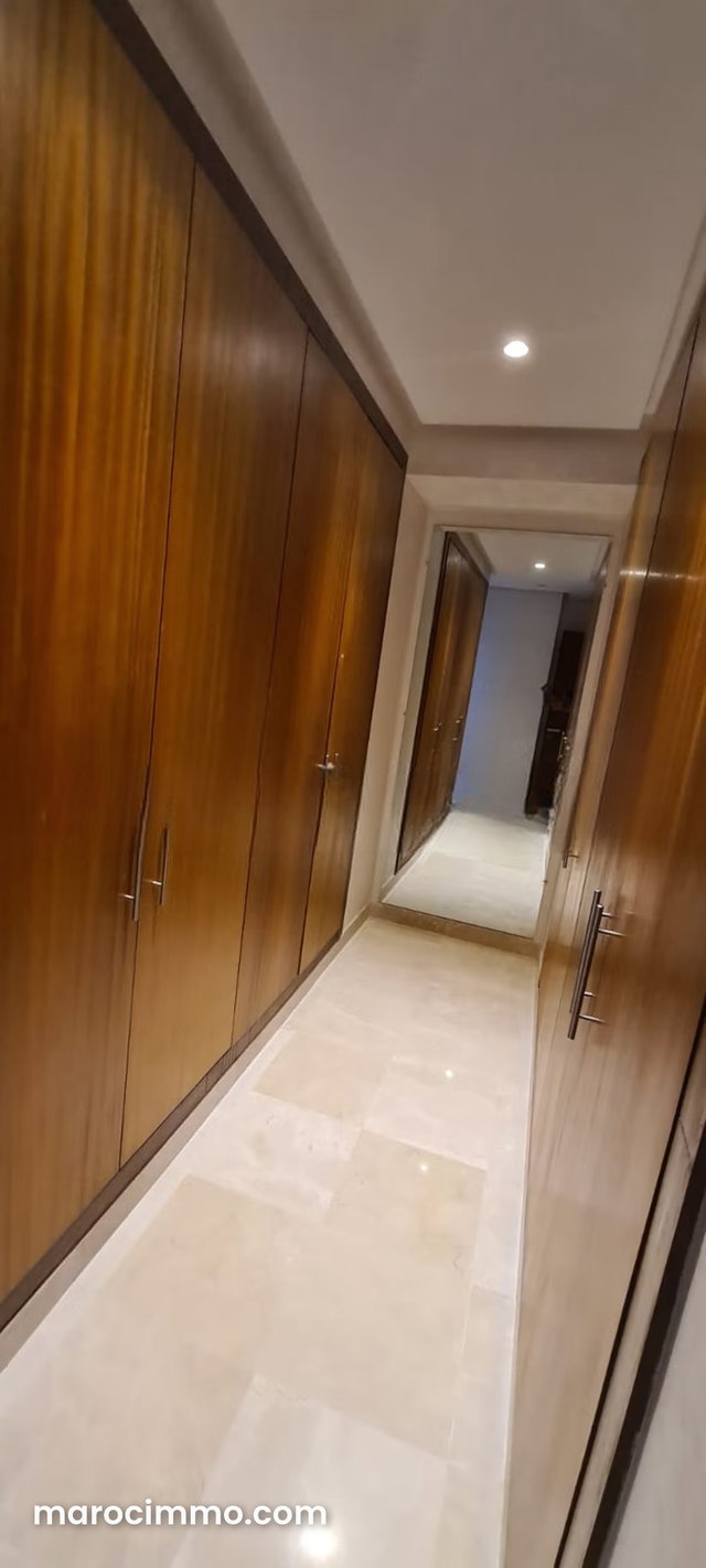 Beautiful apartment for rent in Riyadh. 6 large rooms. Moroccan living room and satellite dish — 4