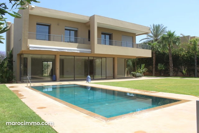 Belle villa contemporaine de quatre chambres — 2