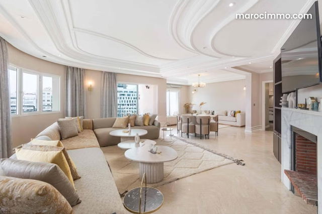 Louez cet appartement à Gauthier. Superficie 200 m². Meublé — Casablanca