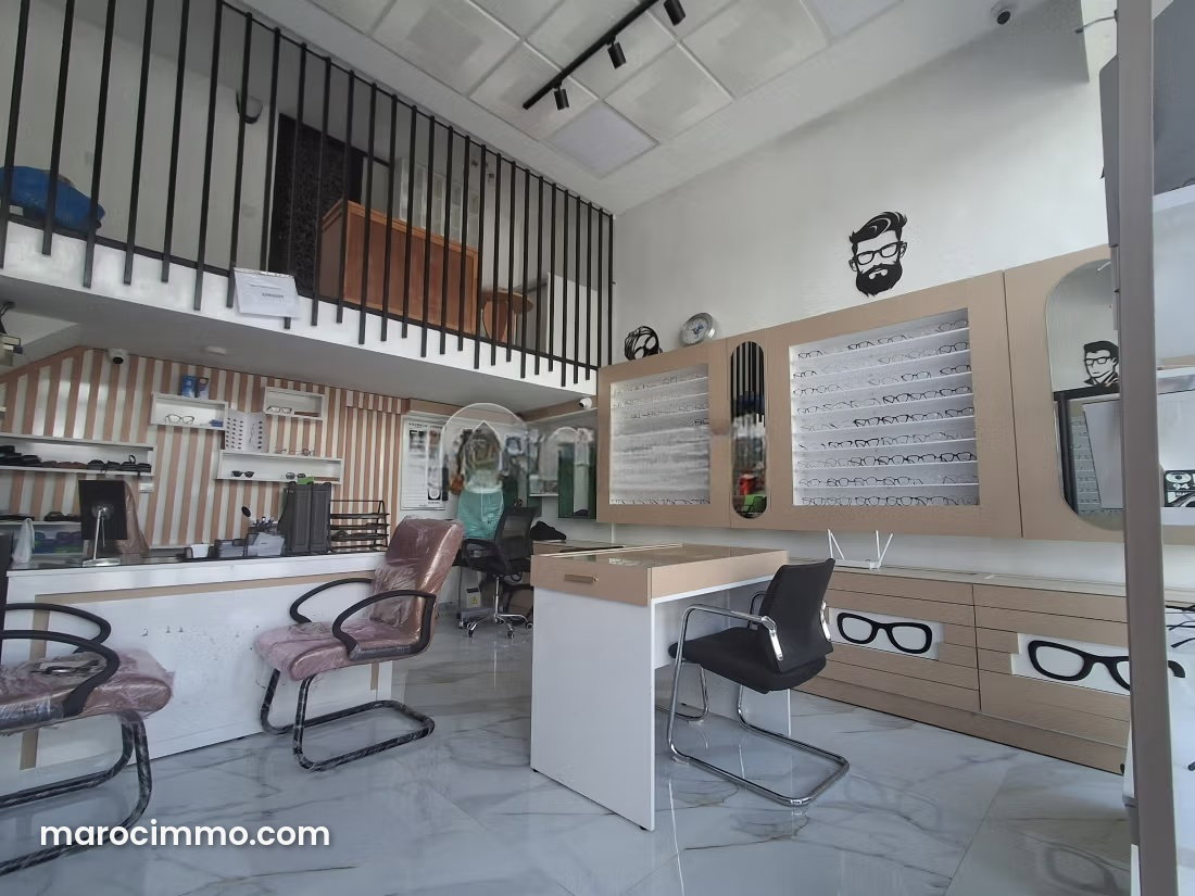 28 m² Commercial Premises, Bouskoura Centre, with Cellar and Mezzanine — Bouskoura