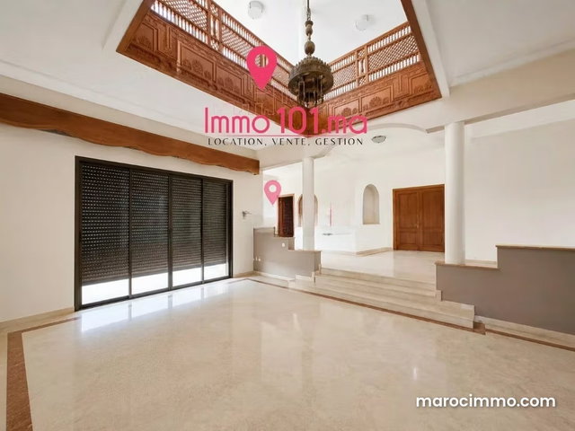 Villa à vendre à Souissi — 2