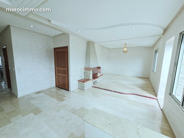 180m² Apartment with 2 Terraces in California — 4