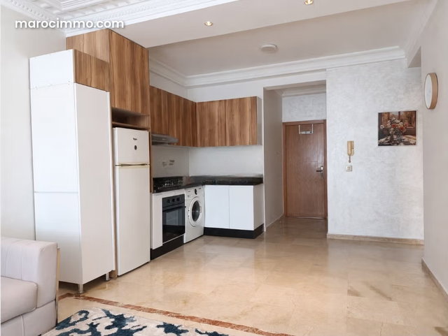 Appartement à louer à Anfa. 2 grandes pièces. Chauffage central et porte blindée — 2