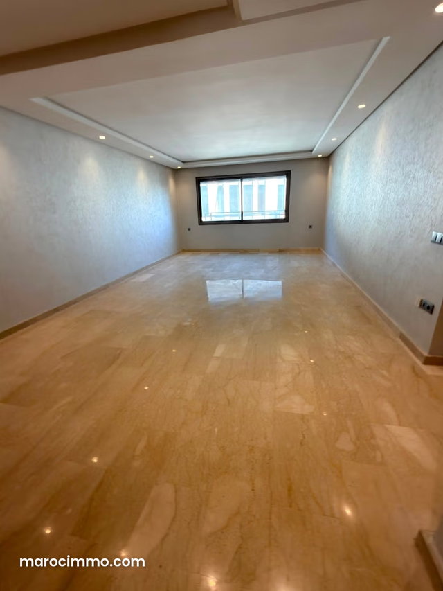 140 m² Apartment • 2 Bedrooms • Terrace • Facing Anfa Park • Close to CFC — 2