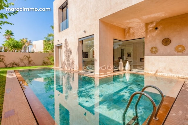 LOCATION – Architect-designed 4-bedroom villa 350 m² – — 4
