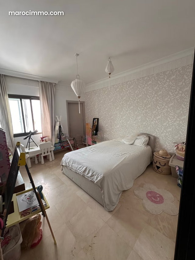 Apartment for rent in Anfa. 3 spacious rooms. Fireplace and concierge service — 5
