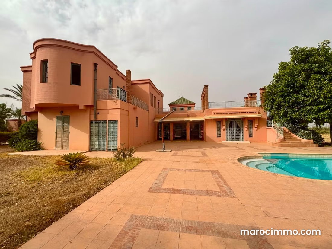 Villa 650 m² sur 5 hectares, Route d'Ourika, Marrakech — Marrakech
