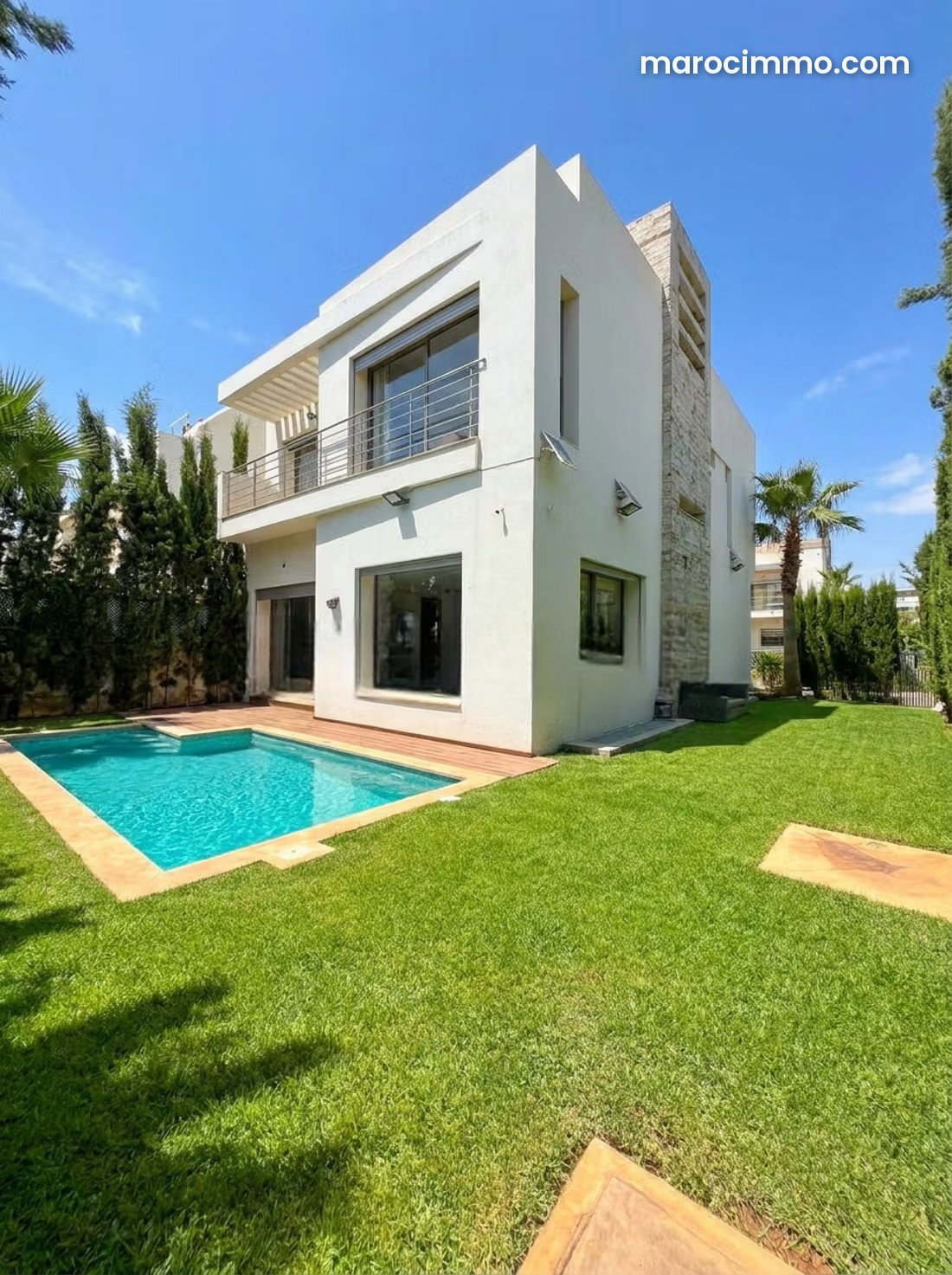 329 m² Villa with Pool and Garden for Sale in Dar Bouazza — Dar Bouazza