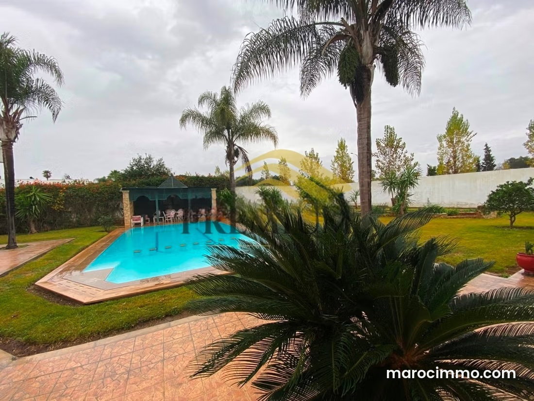 Villa 500 m² avec piscine et jardin à louer, Souissi Rabat — Rabat