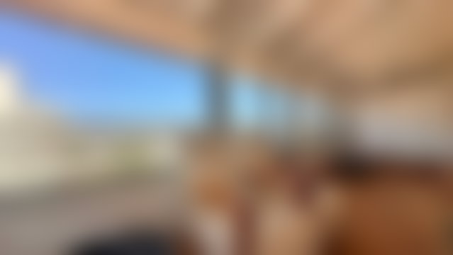 شقة مفروشة بشرفة فسيحة للإيجار في وسط طنجة — 2