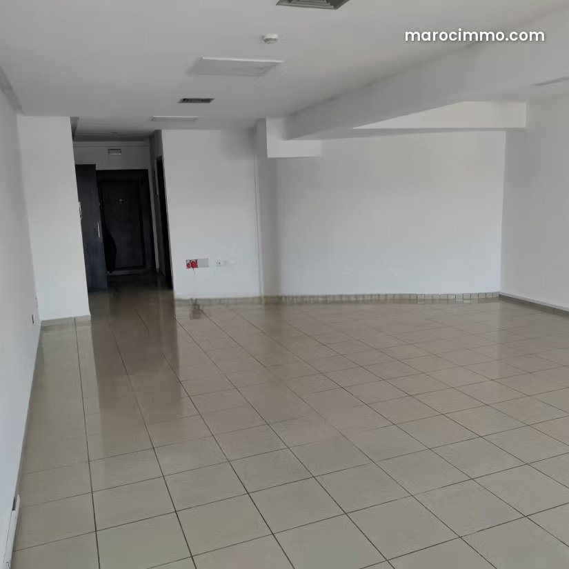 Bureau 63 m² à Lusitania Casablanca avec garage inclus — Casablanca