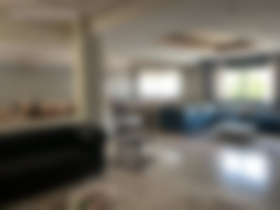 شقة فاخرة بإطلالة مباشرة على المحيط بعين الذياب