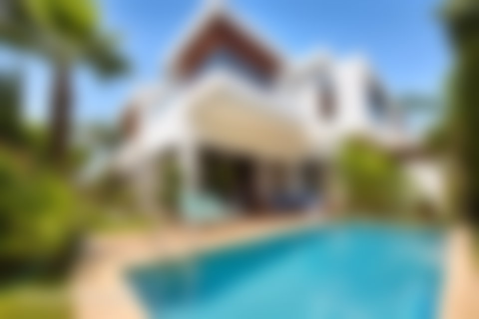 Single-storey villa, 570 m², pool and garden, central Bouskoura