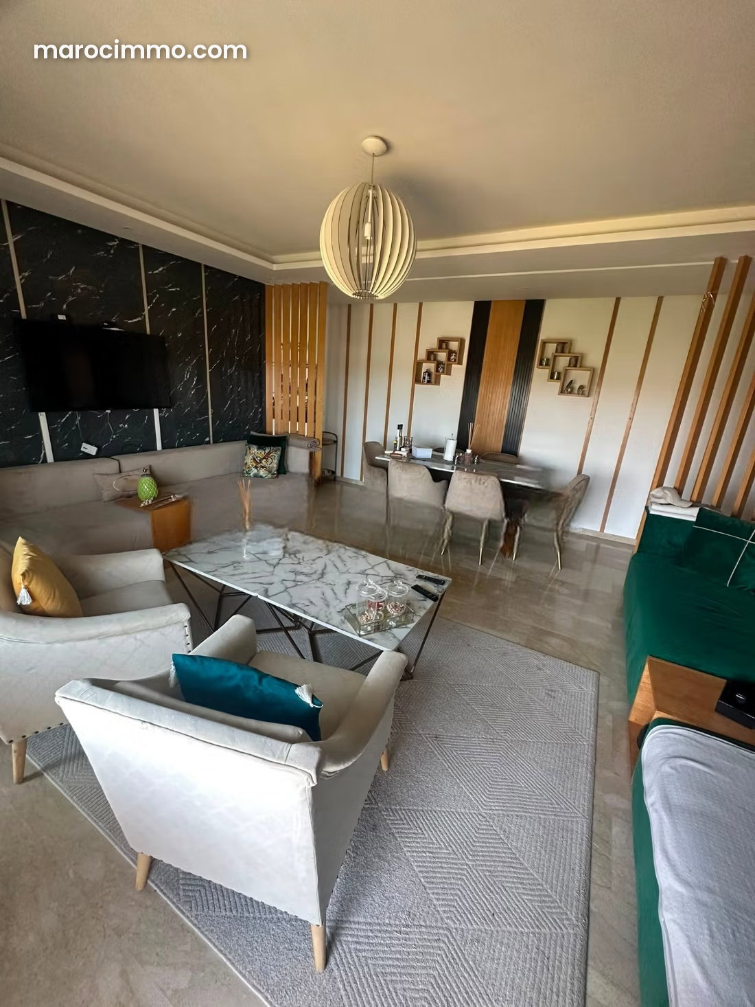 Appartement meublé 120 m², Riyad, Rabat : terrasse et piscine — Rabat
