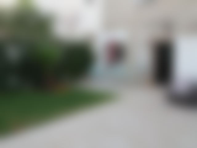فيلا فاخرة بمسبح وحديقة خاصة في رياض إسلي بوجدة — وجدة