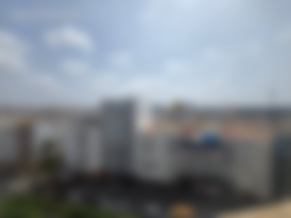 شقة بسطح خاص وشرفة غربية في المعاريف بالدار البيضاء