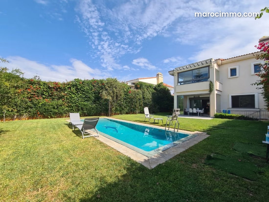 Villa 600 m² vue mer et piscine, Dar Bouazza — Dar Bouazza