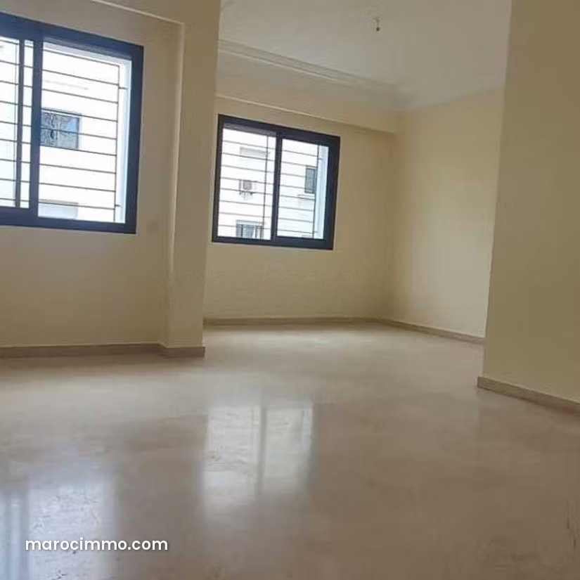 Appartement 5 pièces à louer à Racine Casablanca, 6e étage lumineux — Casablanca