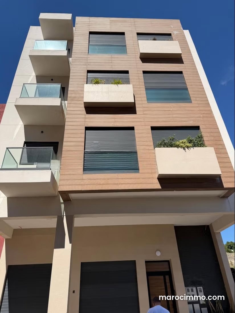 فيلا عصرية بخمسة عشر متراً مربعاً للبيع في تنجا باليا طنجة — طنجة