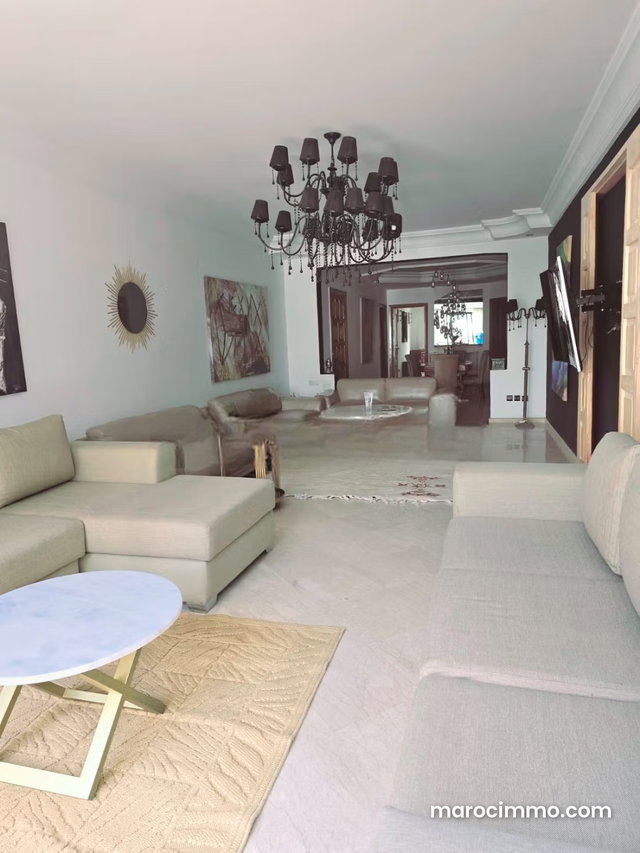 Appartement spacieux avec terrasse à Racine Casablanca — 3