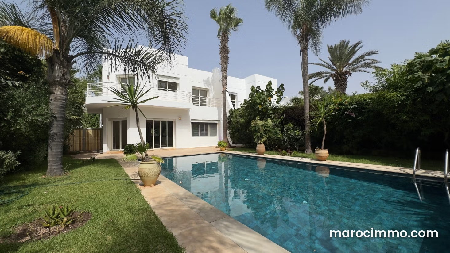Villa haut standing avec piscine à louer à Californie, Casablanca — Casablanca