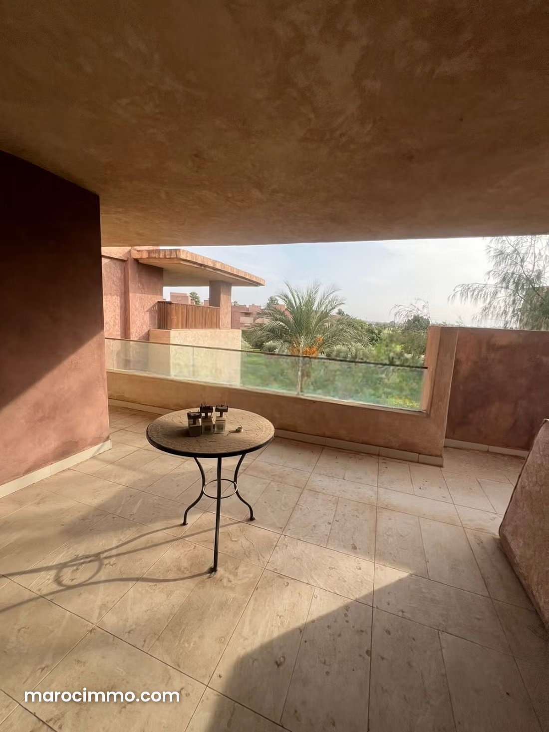 Appartement plein sud à l'Agdal, Marrakech, terrasse et piscine — Marrakech