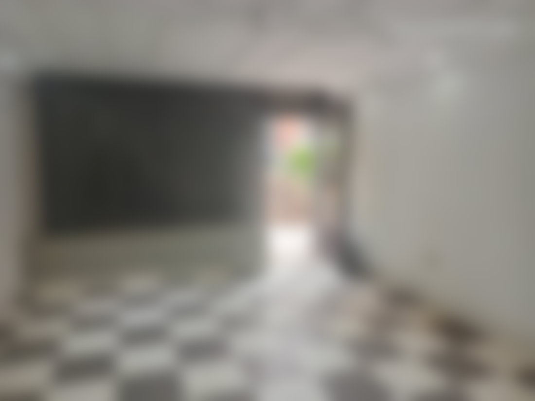 محل 120 م² بثلاثة مستويات في قلب سيدي بليوط