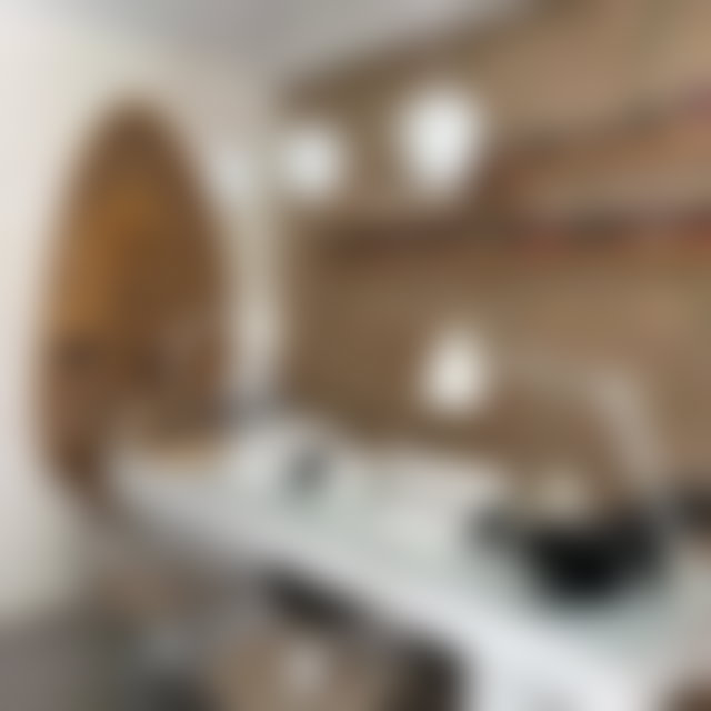 محل تجاري مع مرآب للكراء بحي الواحة في الدار البيضاء — 2
