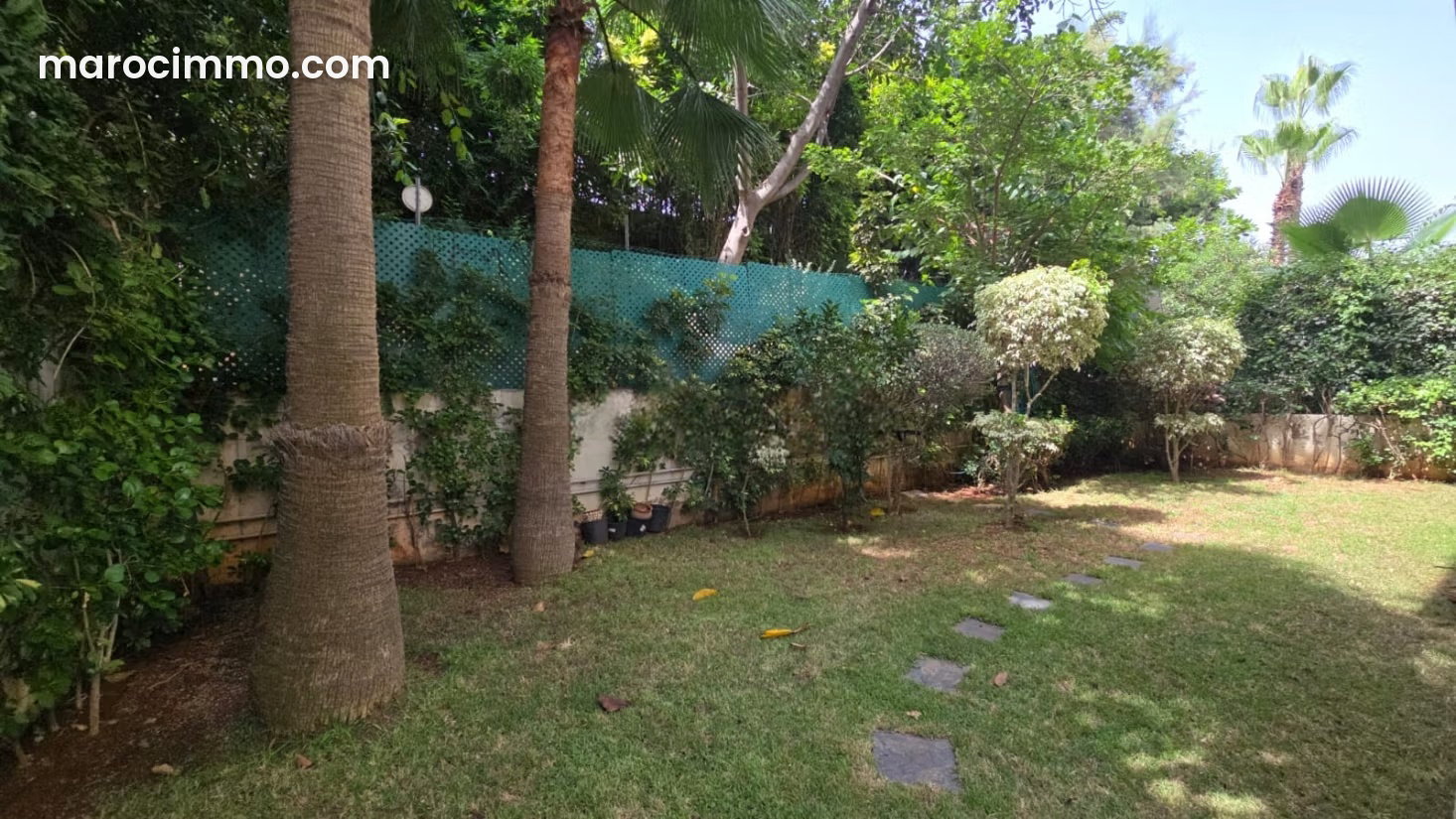 Grand triplex avec jardin et terrasses en Californie, Casablanca — Casablanca