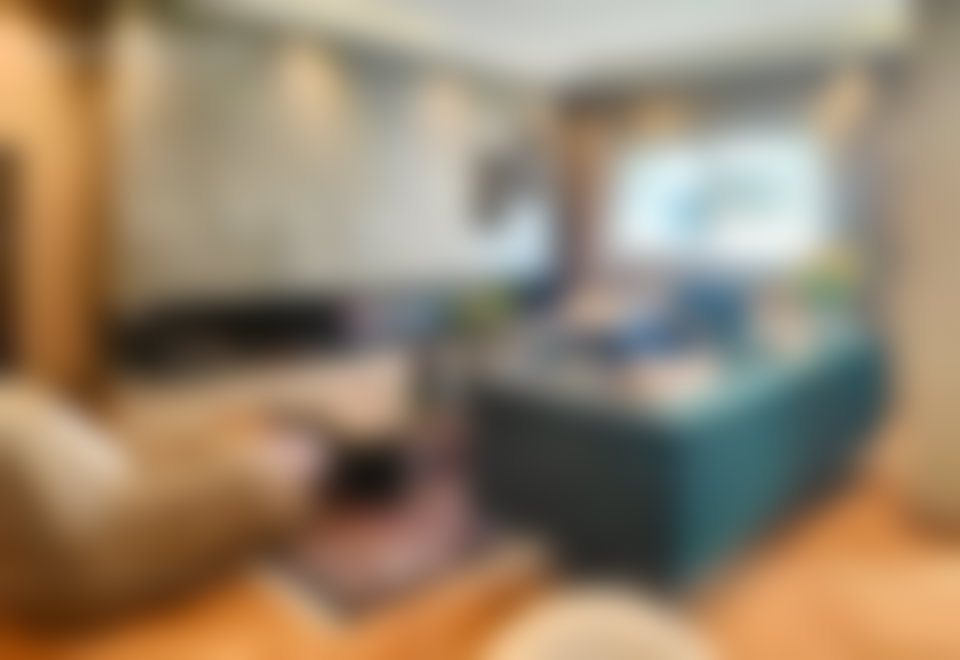 شقة فاخرة مع شرفة في مثلث الذهب بالدار البيضاء