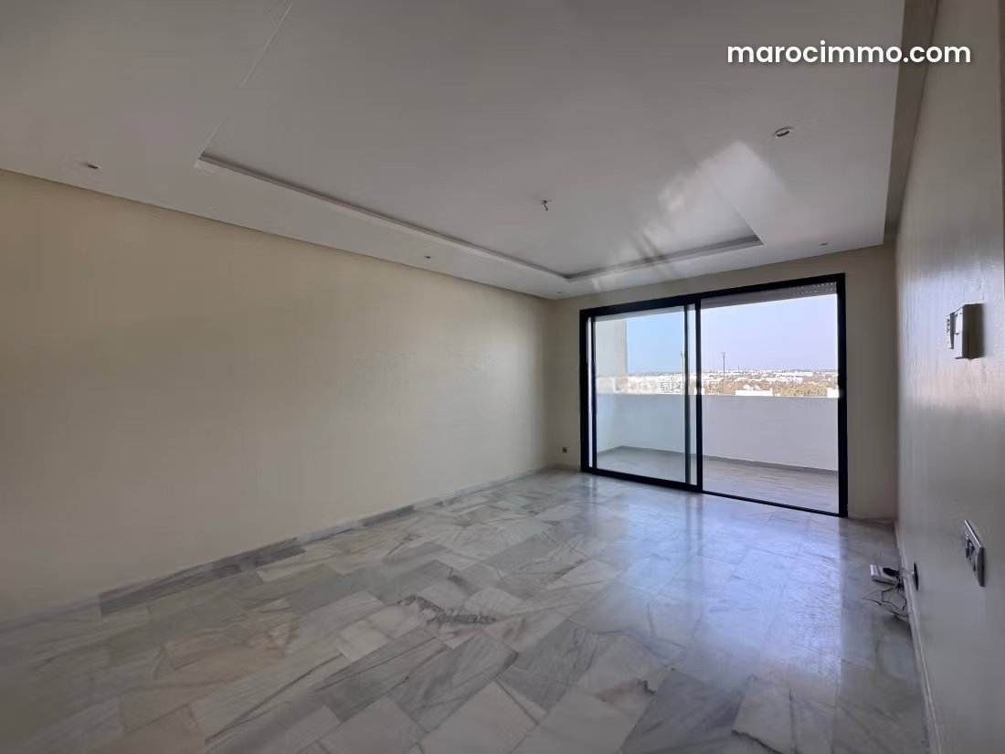 شقة مشرقة مع شرفة جنوبية بحي الرياض الرباط — الرباط