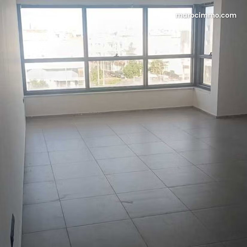 Bureau 59 m² avec ascenseur et parking à Temara Al Moustakbal — Temara