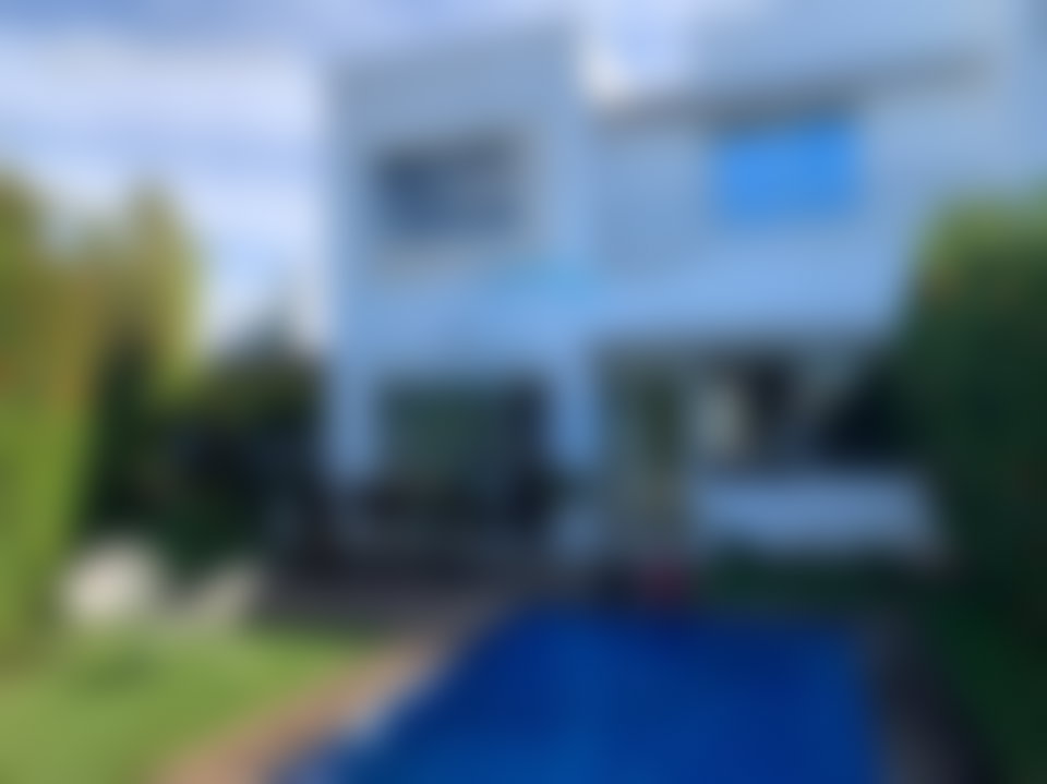 Villa familiale avec piscine à Dar Bouazza, résidence sécurisée