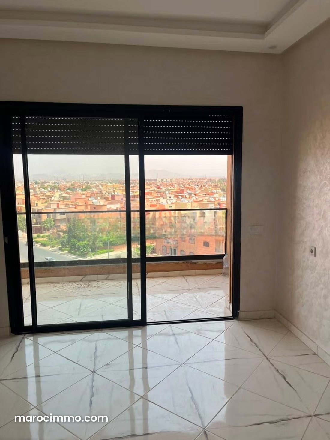 Appartement neuf avec terrasse à Hay Al Hassani, Marrakech — Marrakech