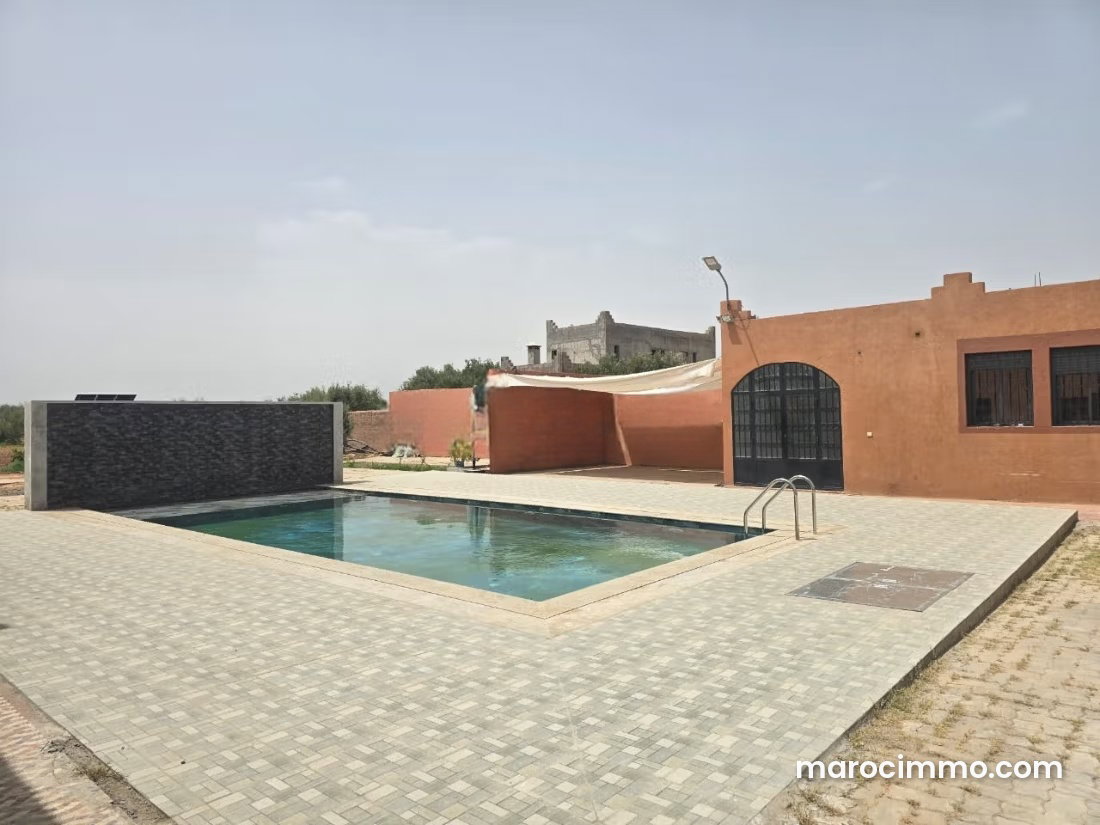 Villa with pool for rent on Agadir Road, Marrakech — Marrakesh