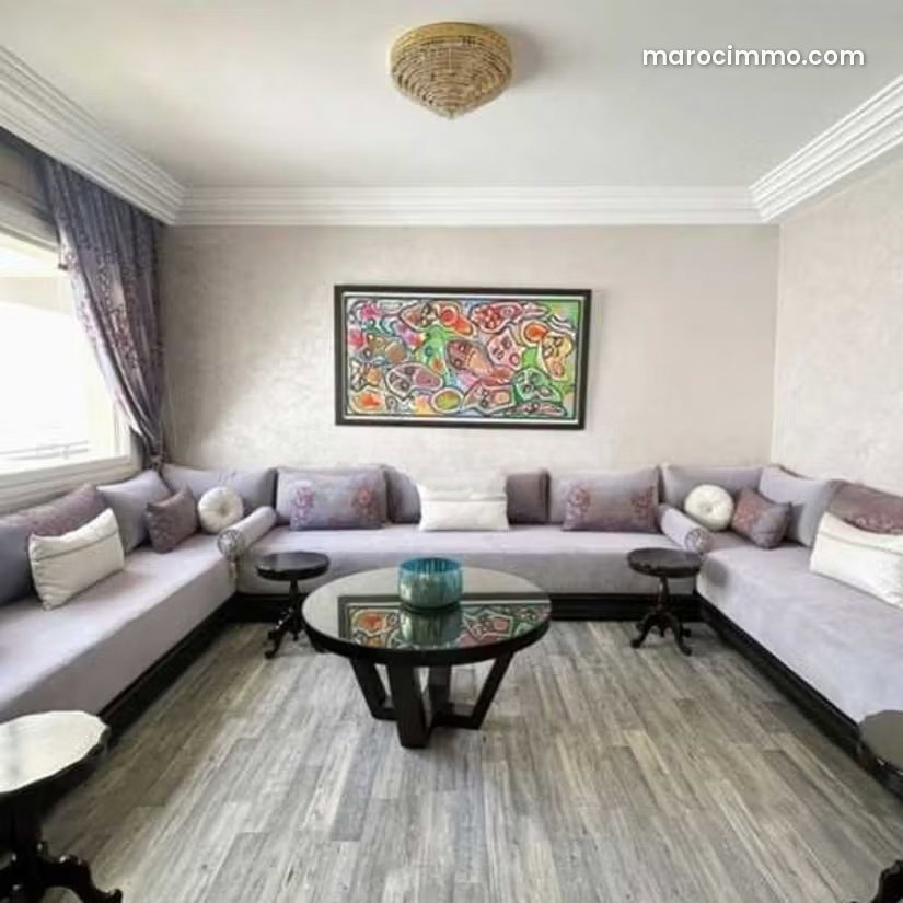 Appartement spacieux au dernier étage à Riyad Rabat — Rabat