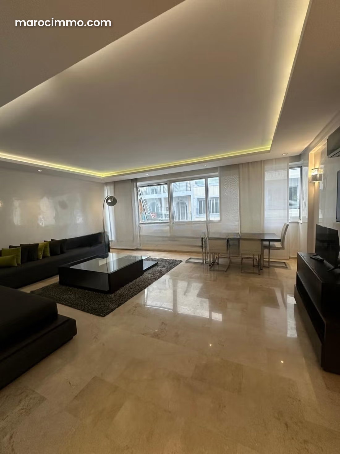 Bel appartement meublé avec terrasse à Racine Casablanca — Casablanca